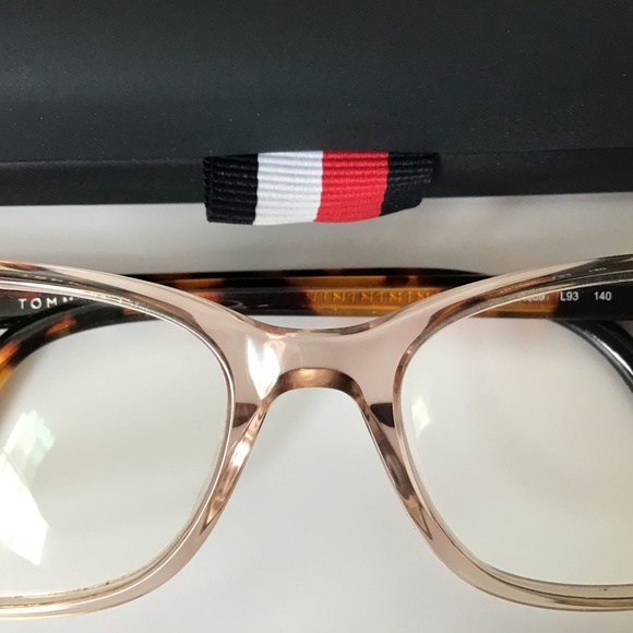 Tommy Hilfiger Glasses & Hard Case - Picture 3 of 15
